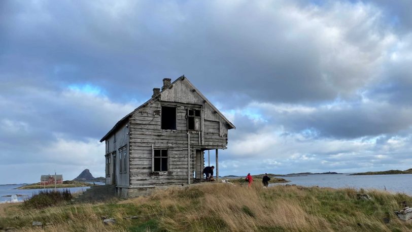 Unge håndverkere sikrer kulturminne i Lofoten